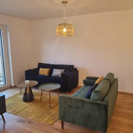 Magnificent Three Beds In City-huge Balcony *